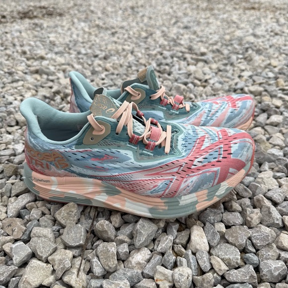 ASICS Women's 8 Noosa Tri 15 Running Shoe Avant Garde Pure Aqua/Pale Apricot - Picture 2 of 5